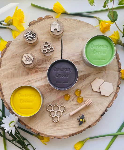 Buzzing Bumble Bee Play Set